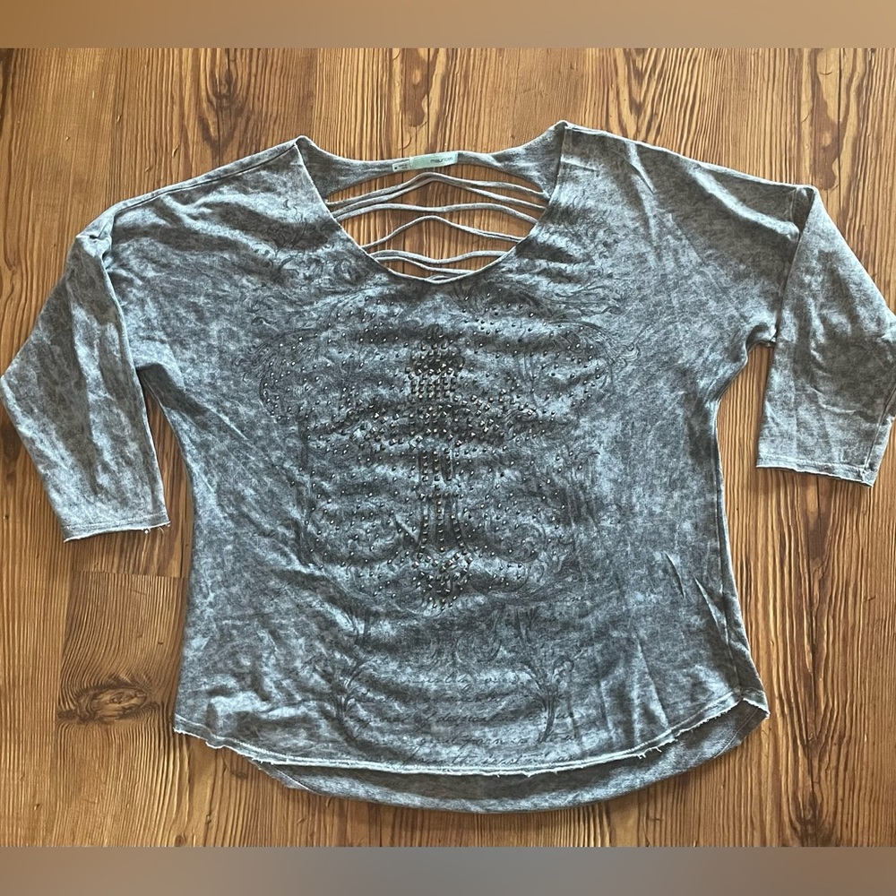Maurices Gray Acid Wash Grunge Embellished Metal Cross Cut Out Back Size M